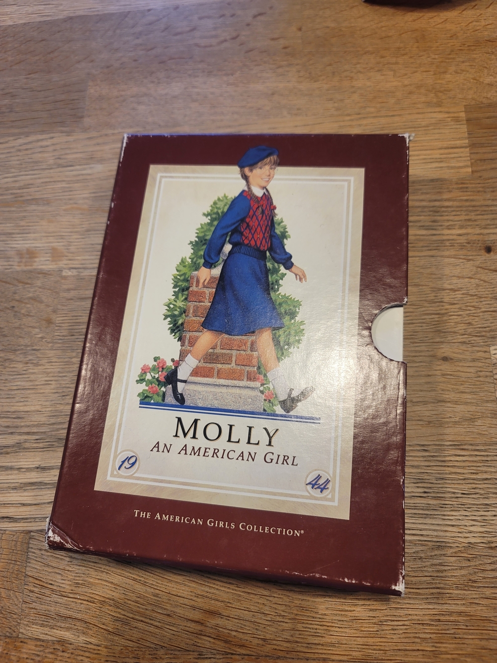 American Girl Molly Book And Pastimes Set